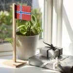Norsk bordflag med magnet, egetræ & læder - Image 5